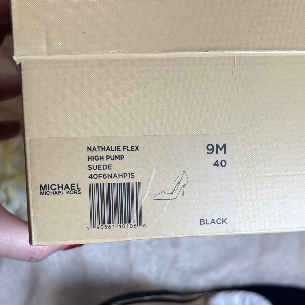 Michael Kors Classic Black Heels size 9 - Picture 13 of 14